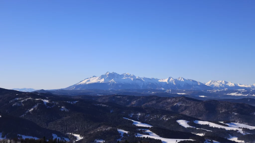 Widok na Tatry, z Wysokiej.